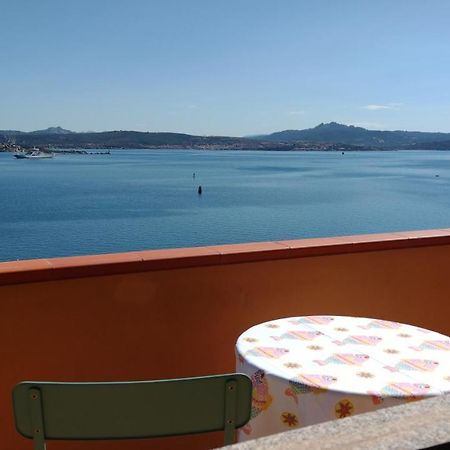 Appartamentino panoramico...con finestra sul mare! La Maddalena  Exterior foto