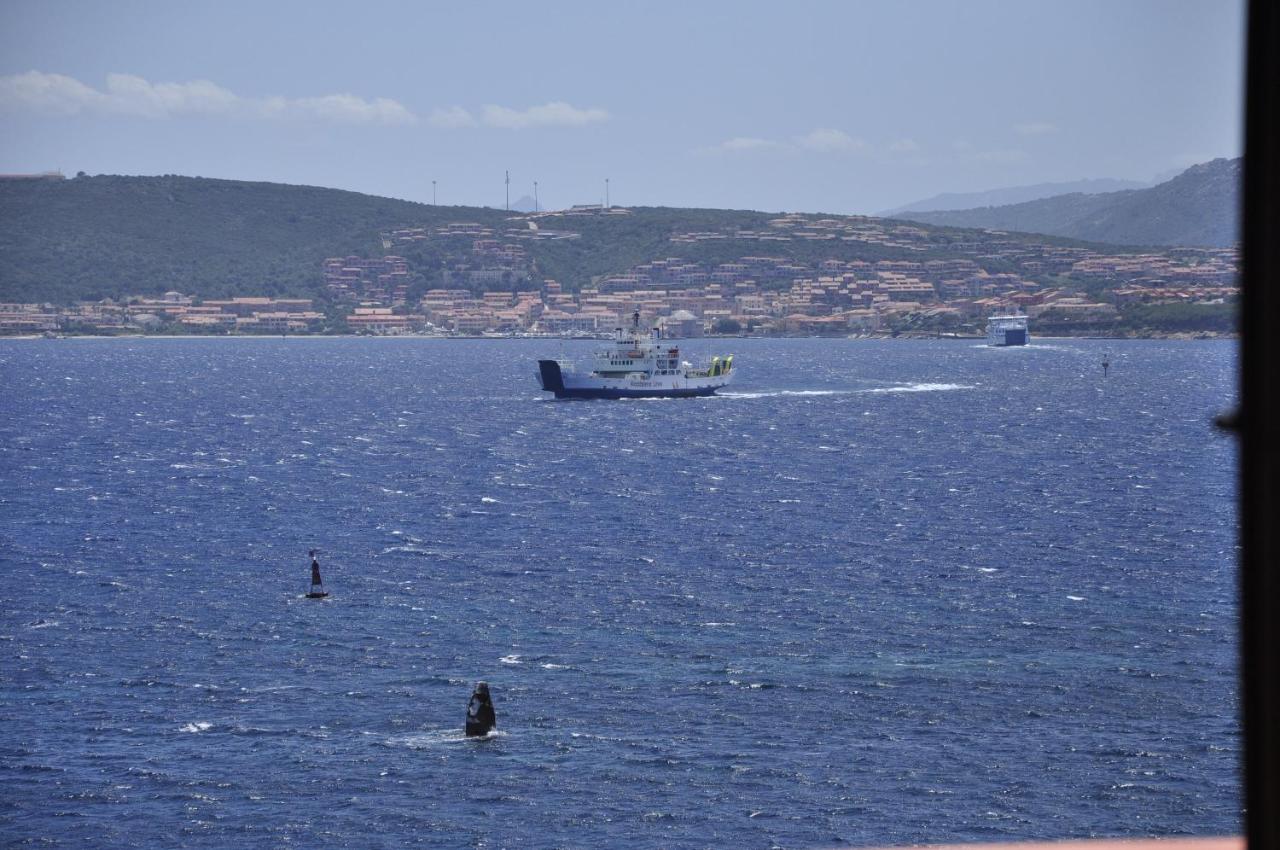 Appartamentino panoramico...con finestra sul mare! La Maddalena  Exterior foto
