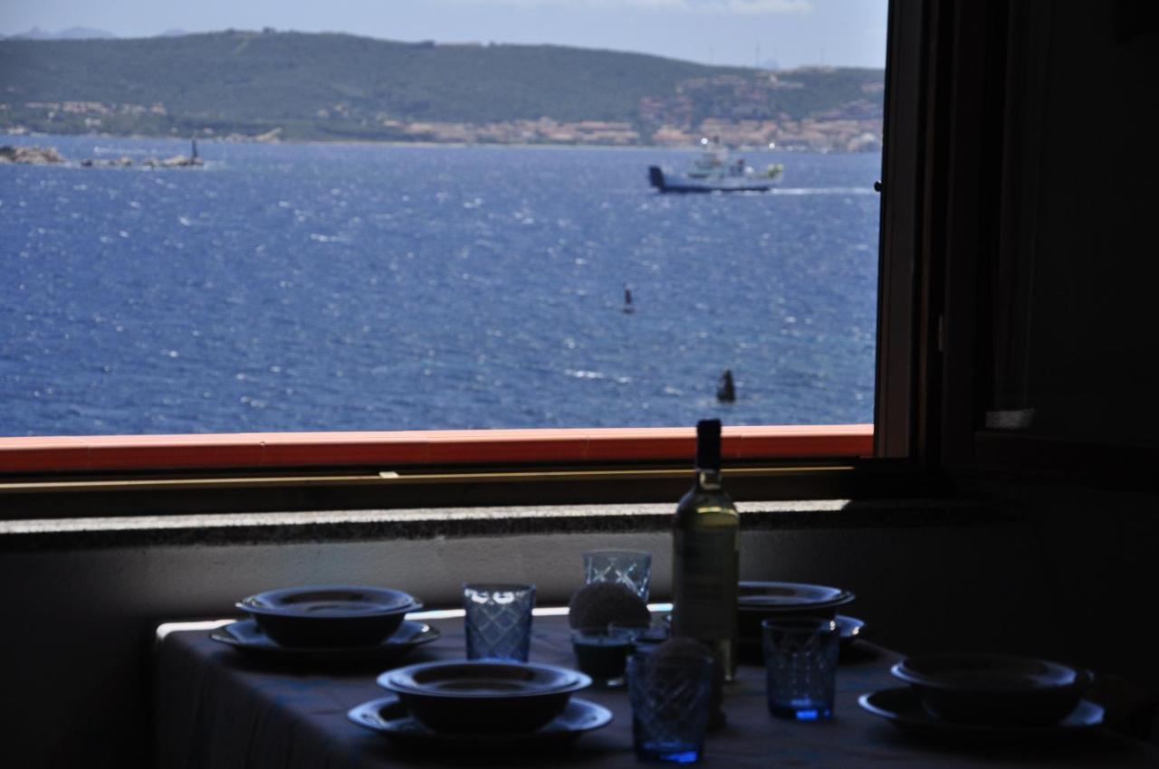 Appartamentino panoramico...con finestra sul mare! La Maddalena  Exterior foto