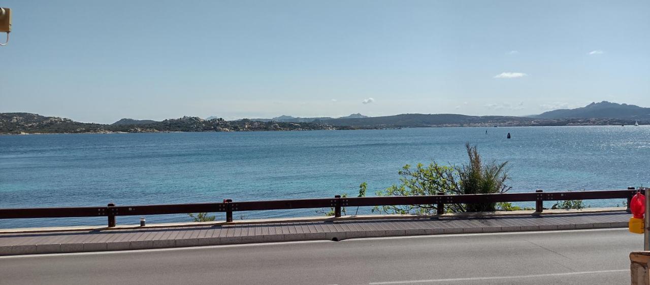Appartamentino panoramico...con finestra sul mare! La Maddalena  Exterior foto