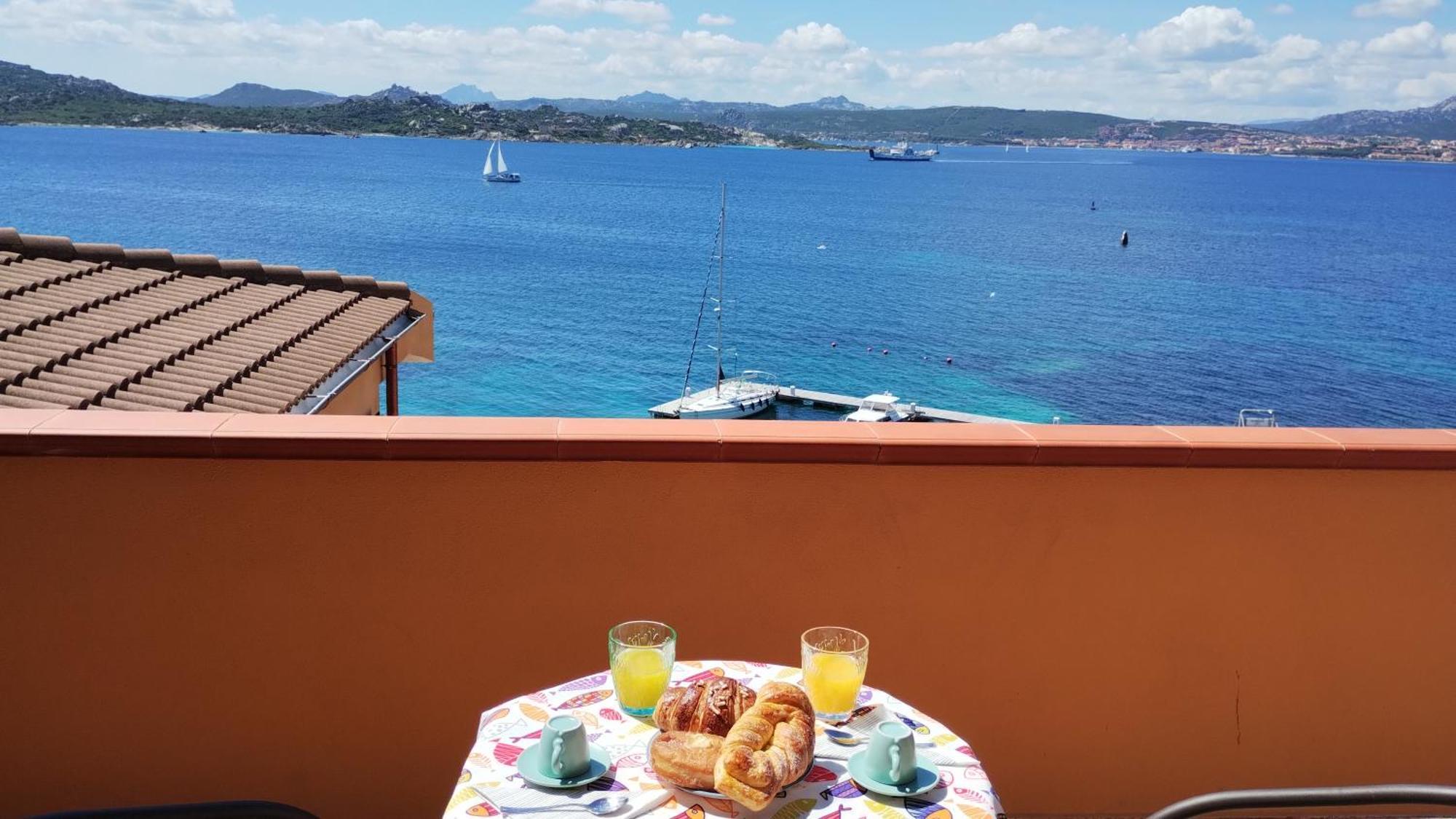 Appartamentino panoramico...con finestra sul mare! La Maddalena  Exterior foto